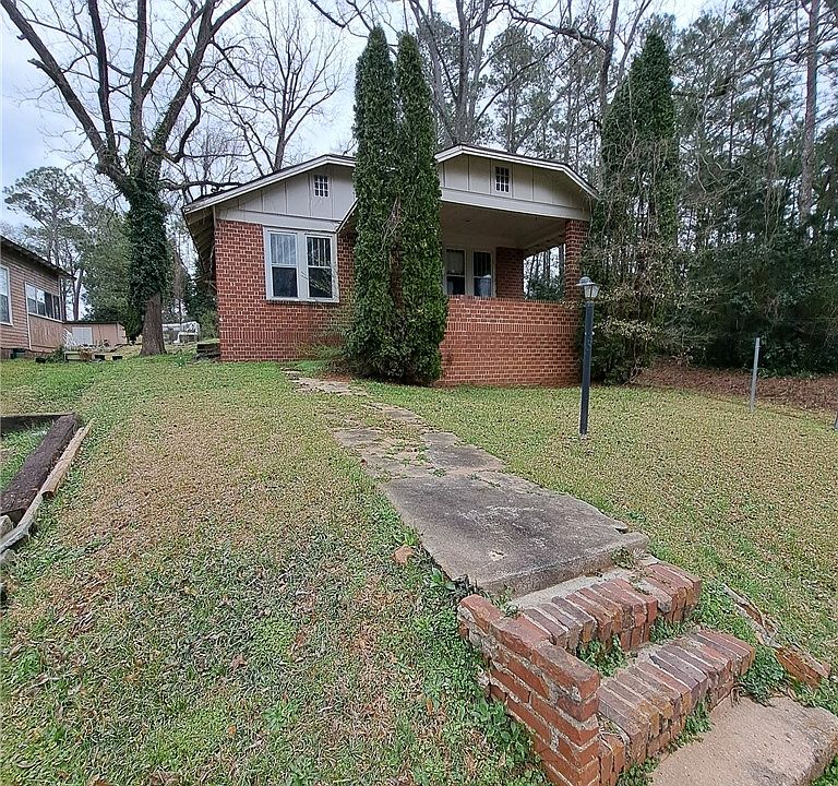 1st image of 271 Lamont St