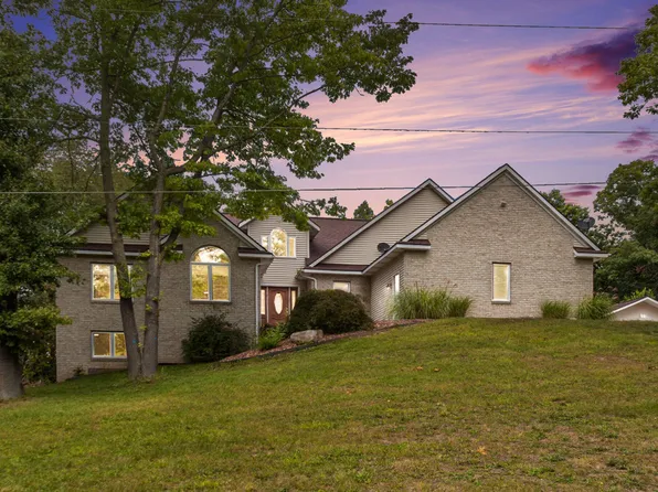 5001 Hunsberger Ave NE, Grand Rapids, MI 49525