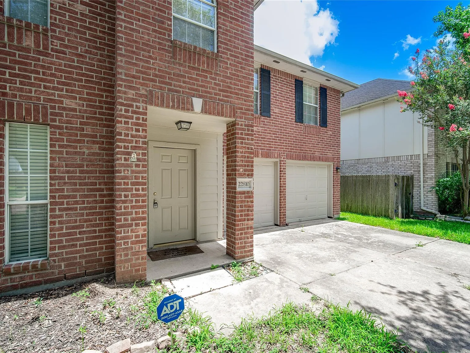 4 bed, 2.5 bath, 2616 sqft, $2,300 — Photo 4