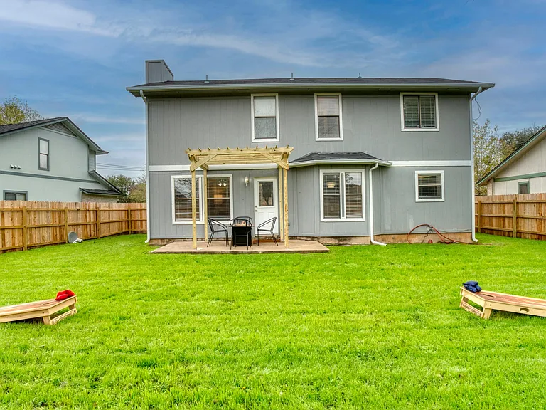 2216 Silverleaf Ln — Photo 13