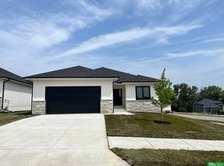 20804 Ellison Ave, Elkhorn, NE 68022