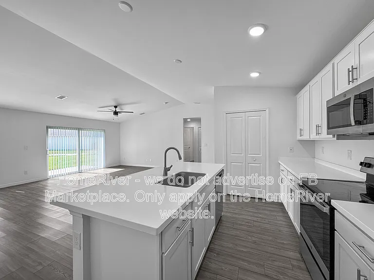 4303 NE 12th Ct — Photo 5
