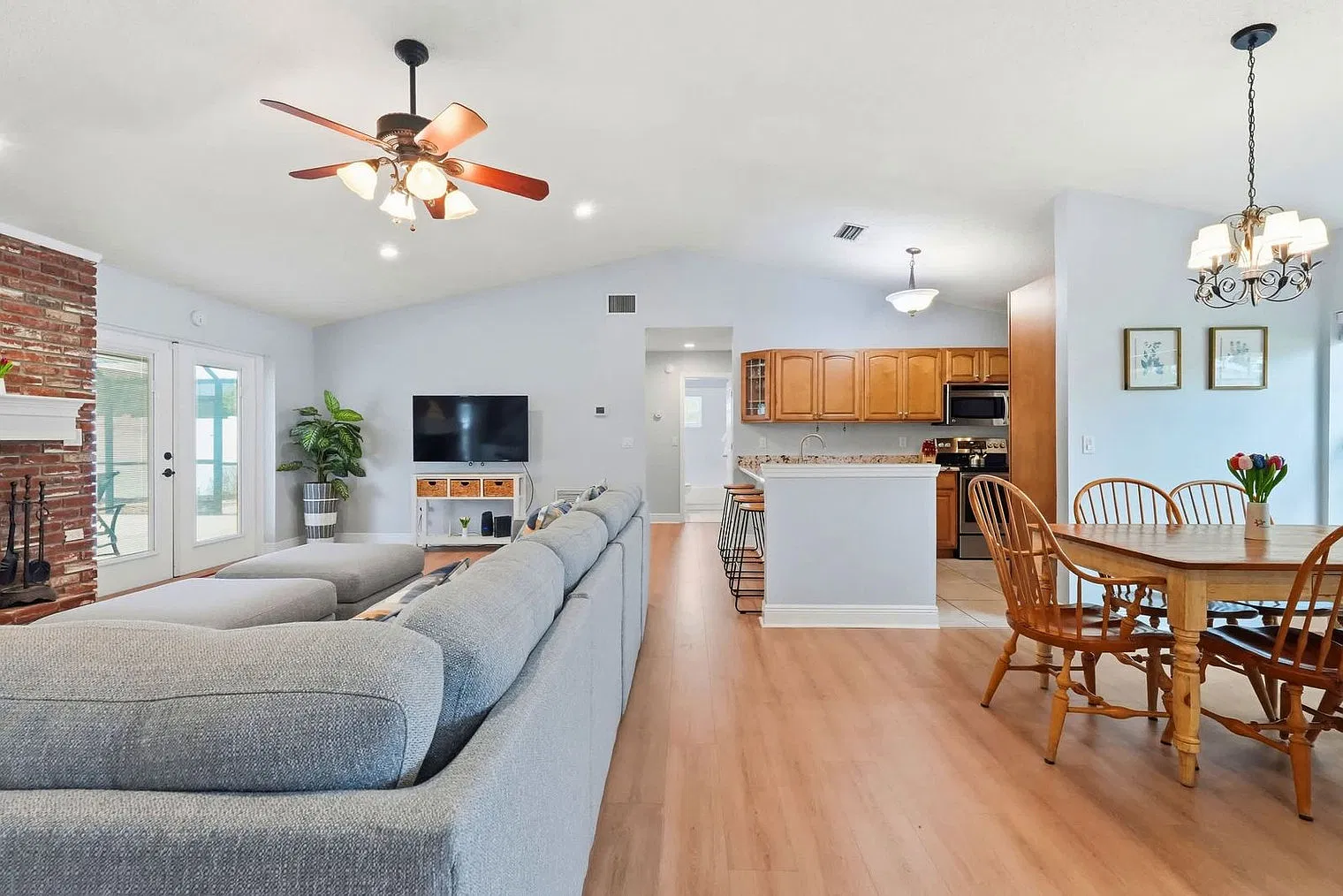 3 bed, 2.0 bath, 1442 sqft, $3,711 — Photo 1