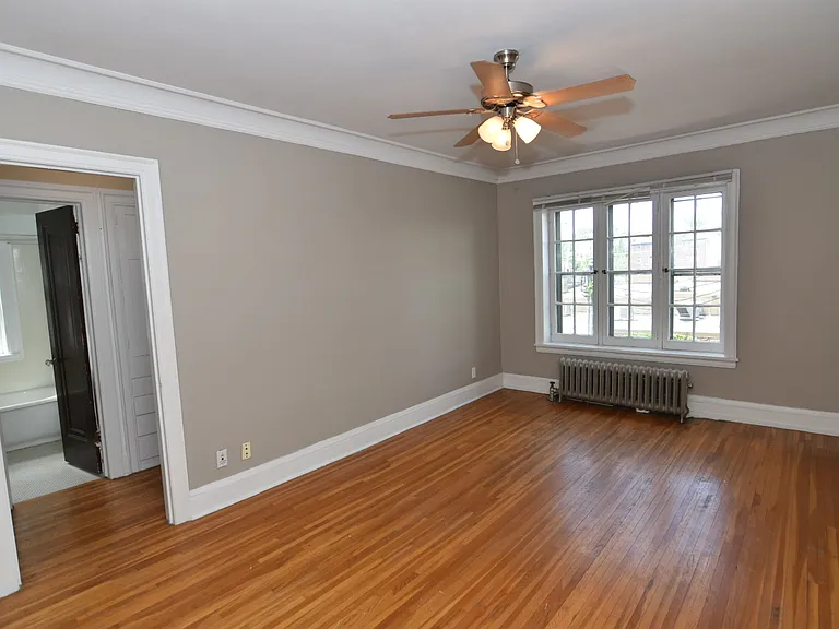 Stevens Square Apartments — Photo 8