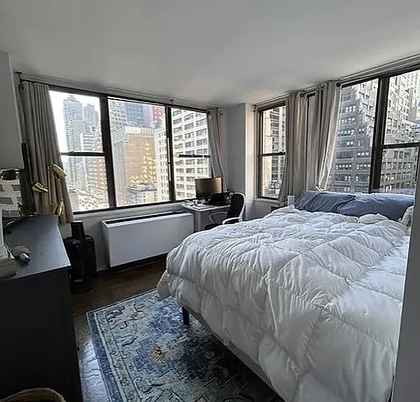 301 E 45th St #9E — Photo 3