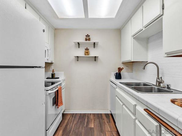 4452 Mentone St UNIT 304, San Diego, CA 92107