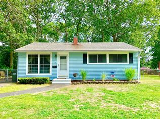 12 Russell St, Groton, CT 06355