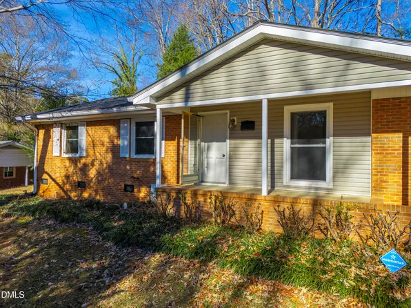 430 W 9th St, Siler City, NC 27344