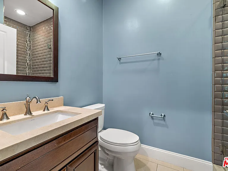1147 Centinela Ave — Photo 39