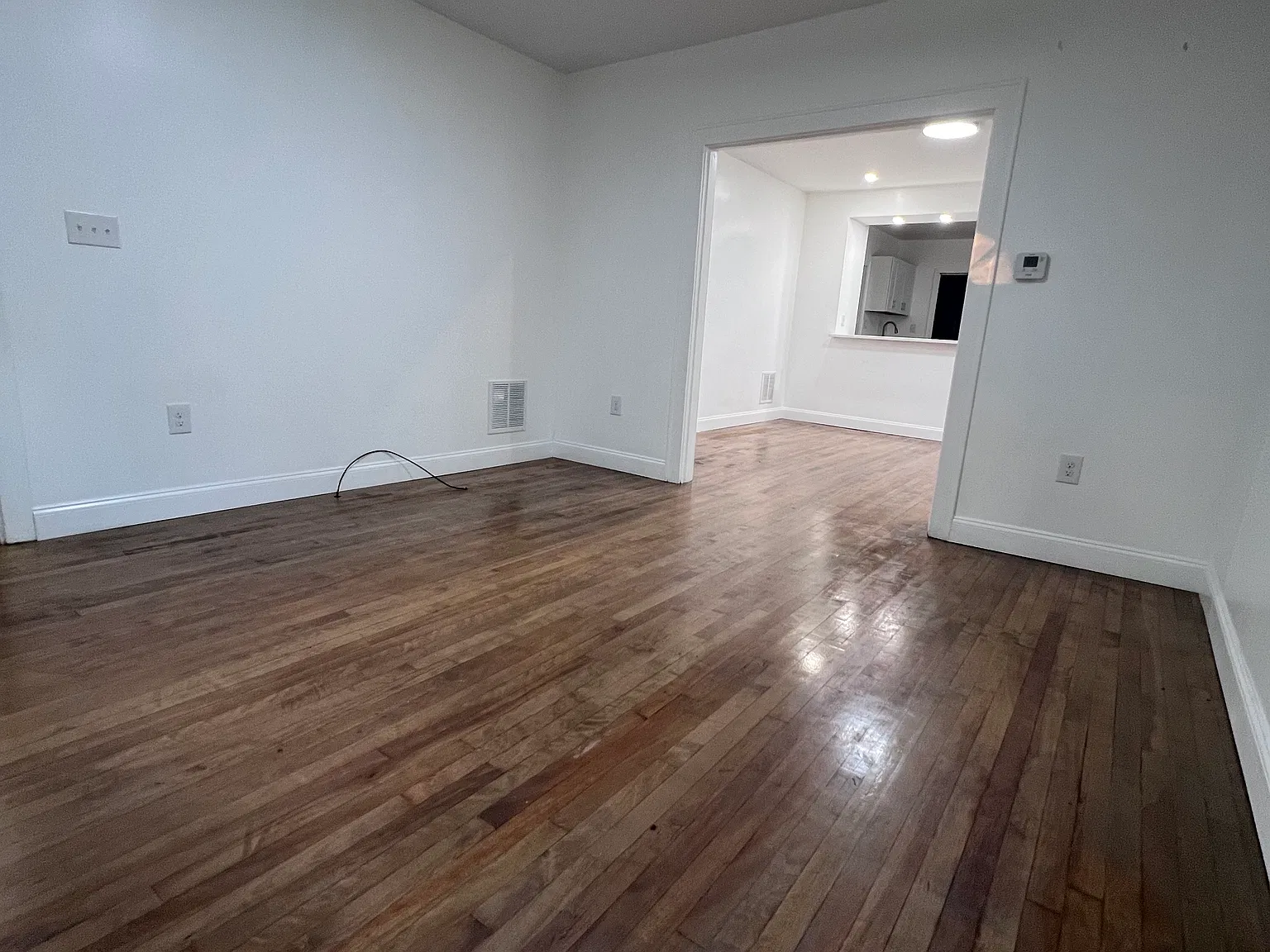 3 bed, 1200 sqft, $1,450 — Photo 2