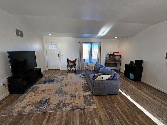 2nd image of 4876 E Jefferson Blvd