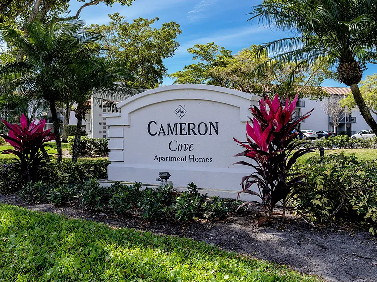 Cameron Cove — Photo 35