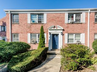 194 Seaton Rd APT 1, Stamford, CT 06902