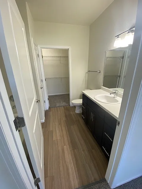 3 bed, 2.0 bath, 1276 sqft, $2,195 — Photo 4