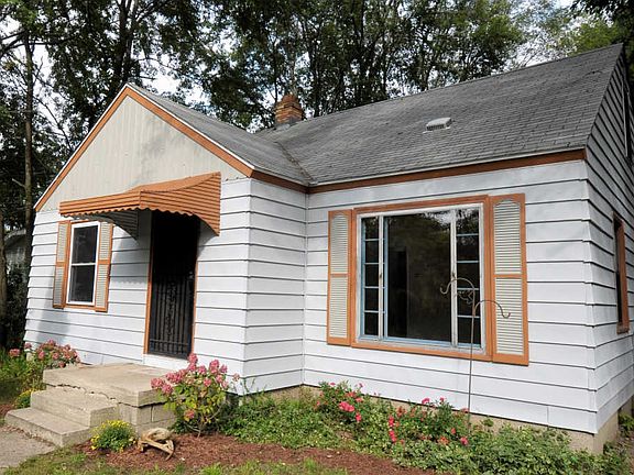 4th image of 3612 Briggs Blvd NE