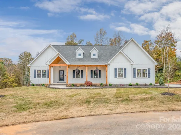 5753 Jeremiah Ct, Hickory, NC 28601