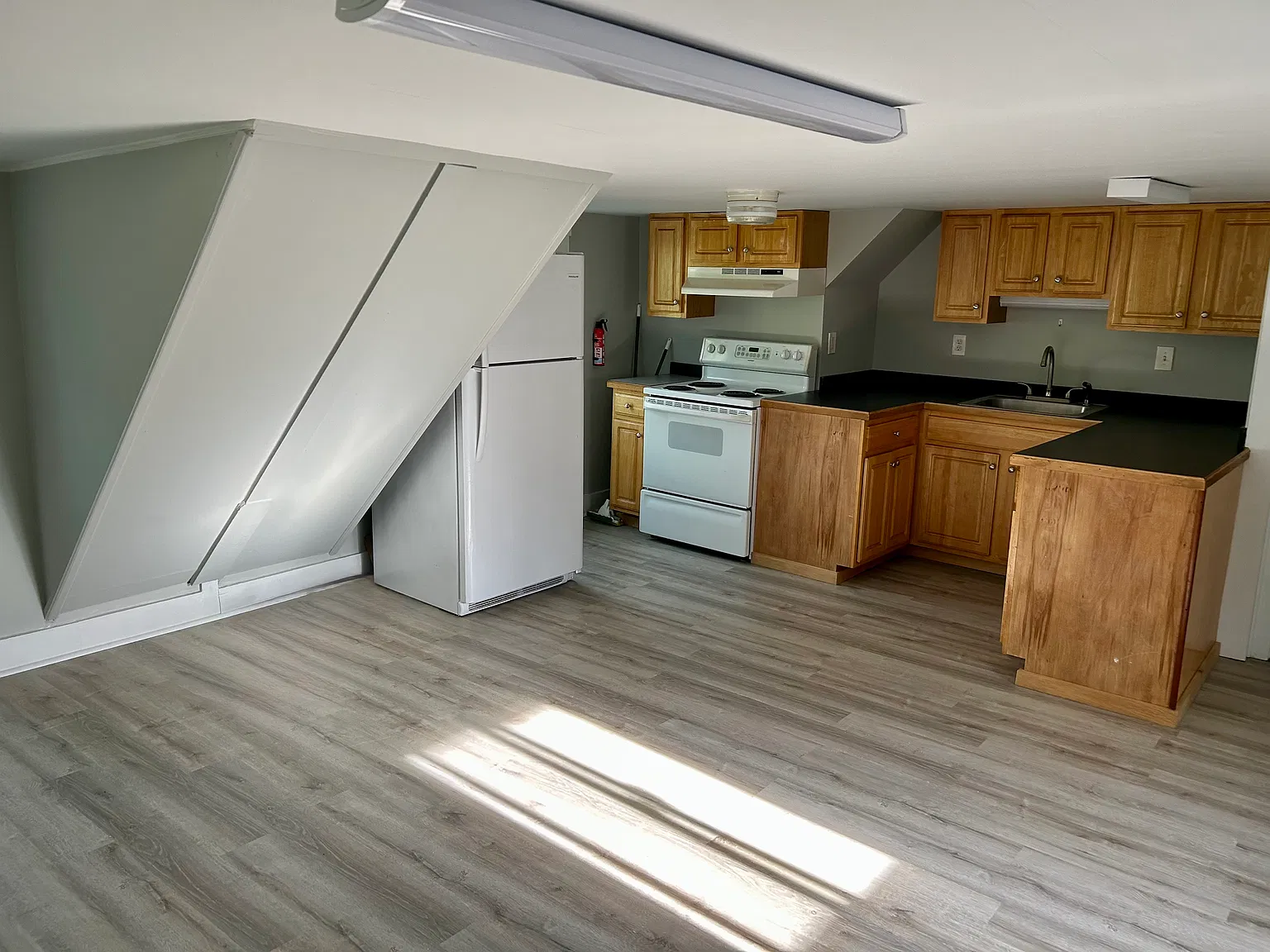 2 bed, 875 sqft, $1,750 — Photo 3