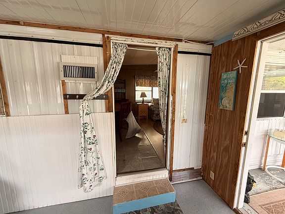 5th image of 918 Reed Canal Rd #451