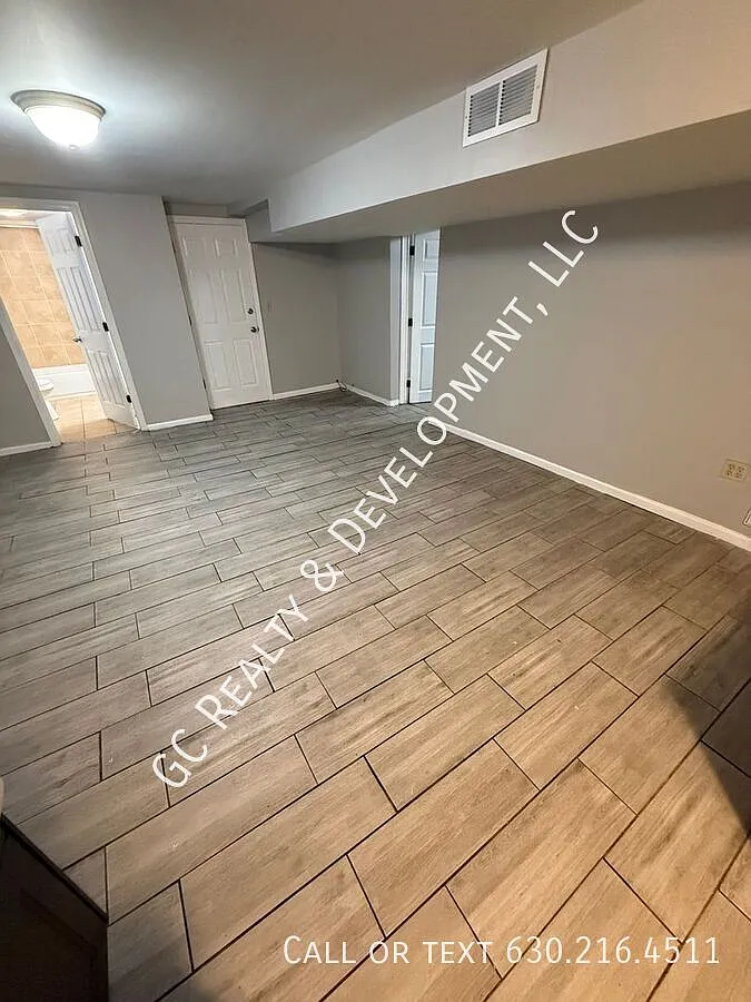 Building Photo - 2144 W Estes Ave #G