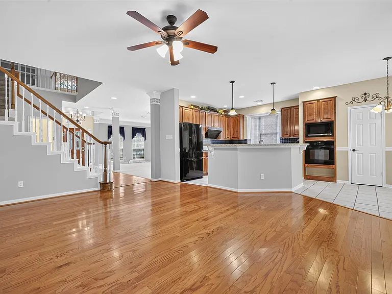 4414 Ringrose Dr — Photo 10
