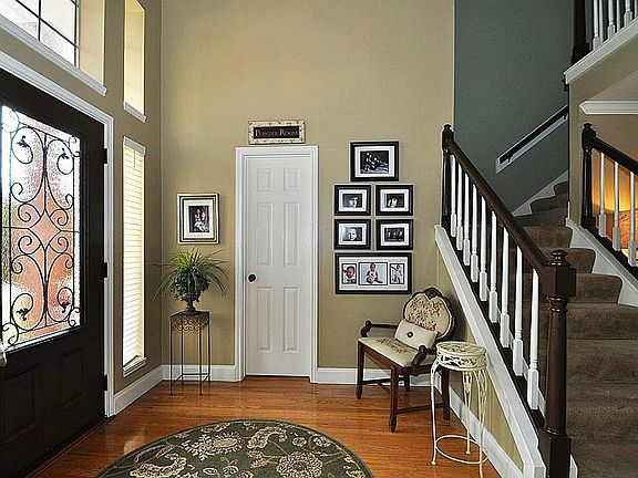  SOARING CEILINGS AND HARDWOOD FLOORINGS GREET YOU AS YOU ENTER!