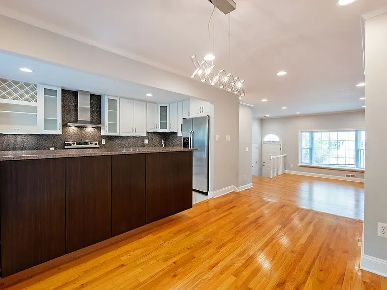215 Lynn Manor Dr — Photo 18