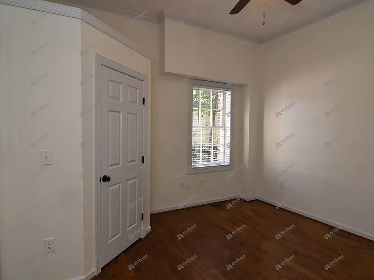 239 Greene St — Photo 7
