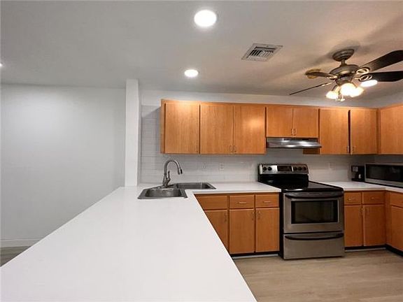 4th image of 499 SE 13th St APT 7E