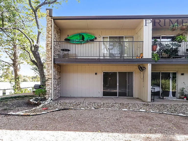 500 E Riverside Dr #135 — Photo 16