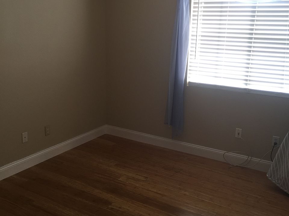 1st image of 241 Havenwood Cir