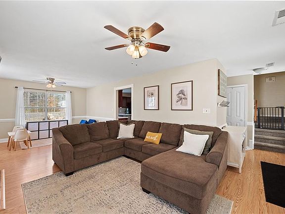 5th image of 827 Haskins Dr