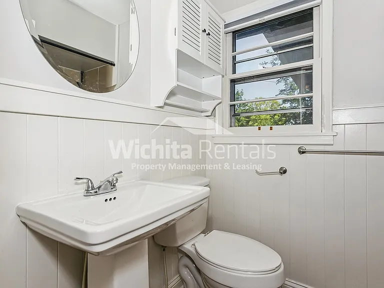 1400 N El Paso Dr — Photo 10