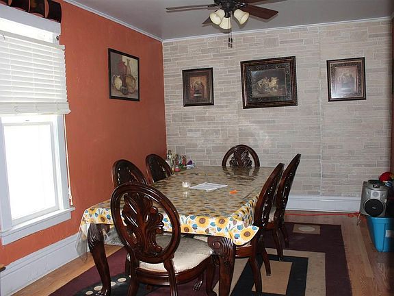 3rd image of 1219 Villa Ave