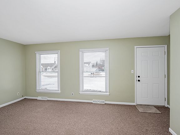 3rd image of 500 Faircrest Ave NW