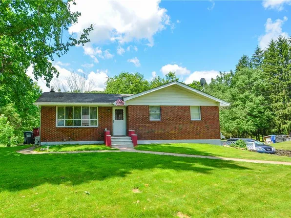 2586 Brookdale Rd, Scotrun, PA 18355