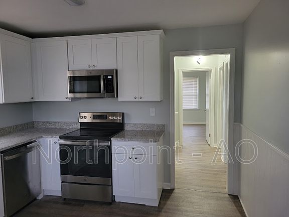 3rd image of 713 Melrose Dr