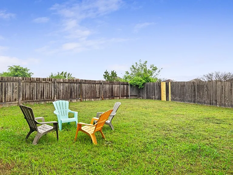 7204 Outfitter Dr — Photo 31