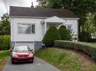 35 Central St, Bedford, NS B4A2R2