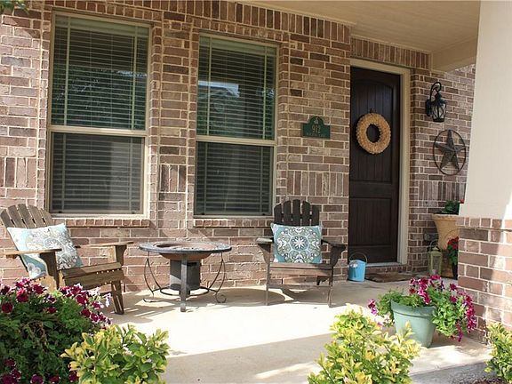 4th image of 912 Hayden Ln