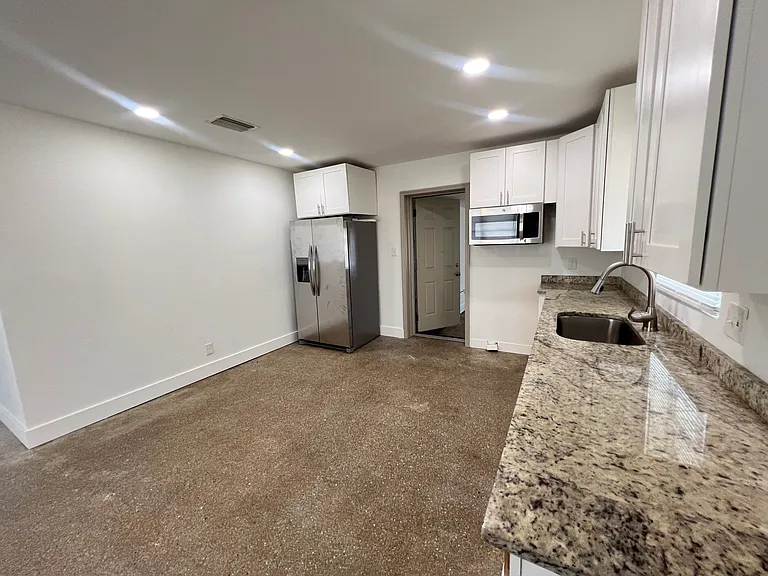 6819 E 21st Ave — Photo 2