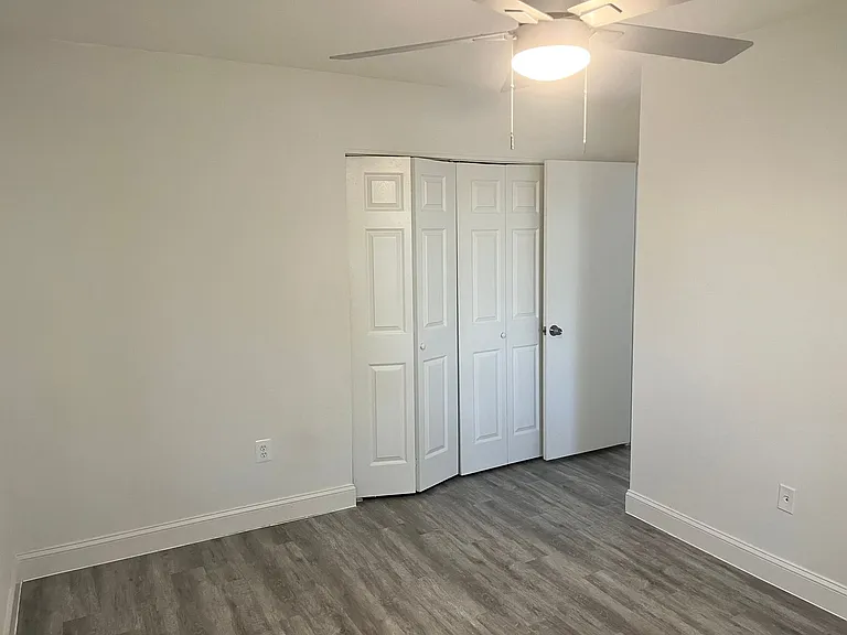 1308 Wexford Ct — Photo 12