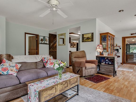 2nd image of 1106 N Canaday Road