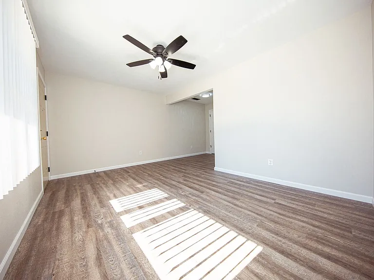 Shadow Ridge Apartments — Photo 21
