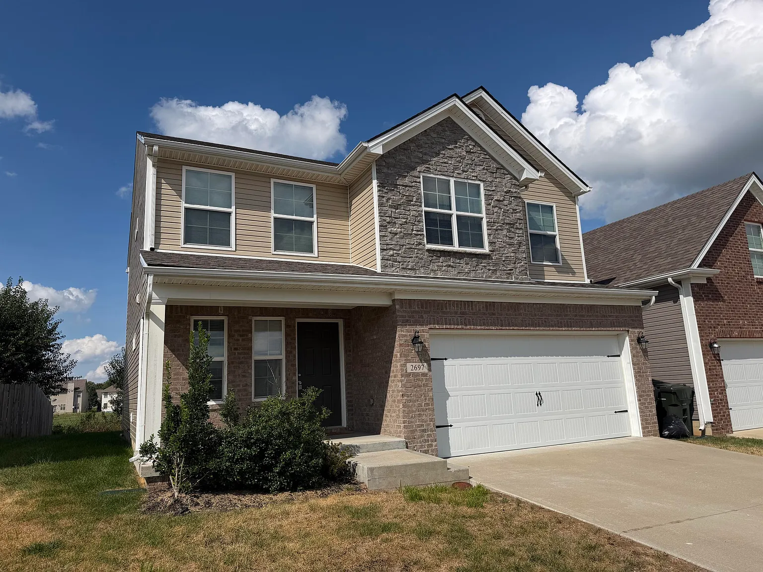 4 bed, 2.5 bath, 1852 sqft, $2,400 — Photo 2