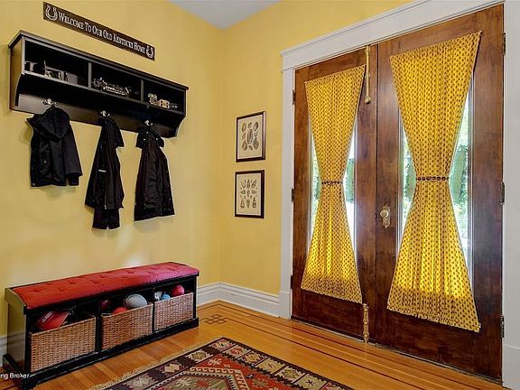 05 200 South Peterson Avenue  Gulicks