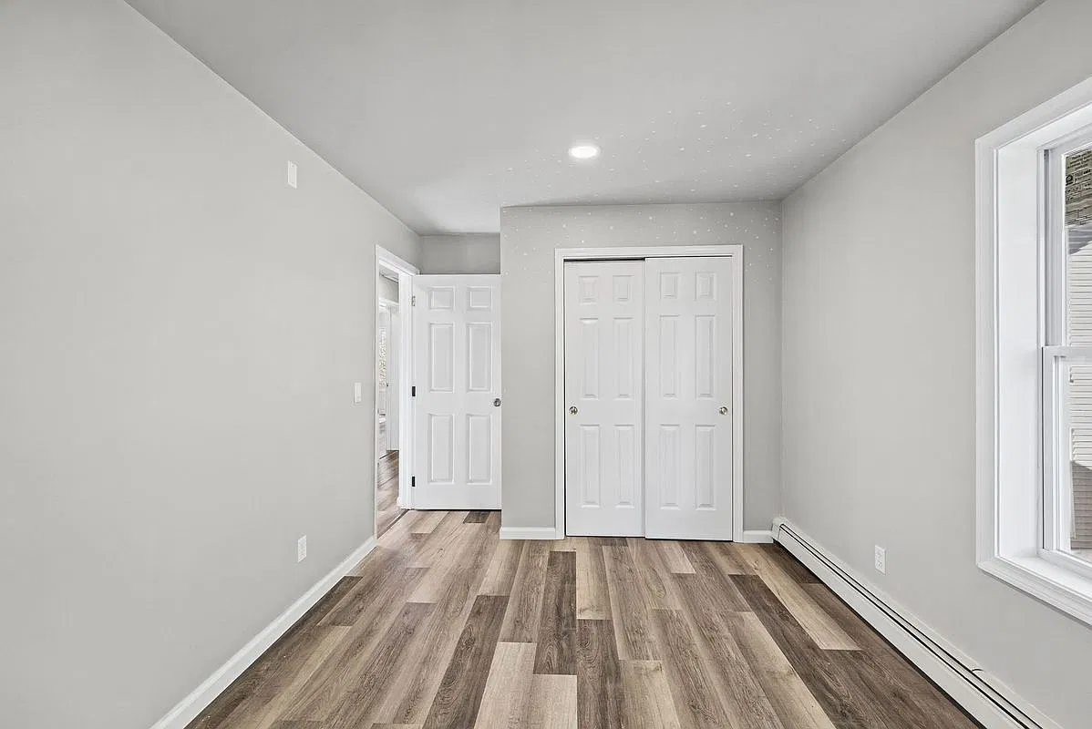 4 bed, 2.0 bath, 1456 sqft, $3,200 — Photo 3