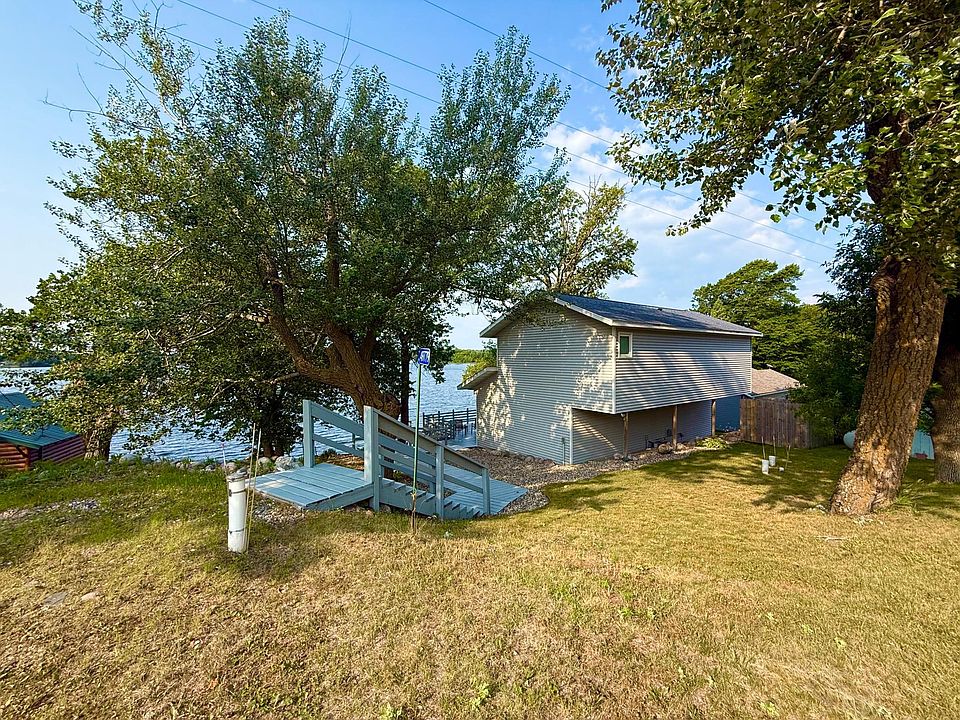 1st image of 49779 Trowbridge Cir
