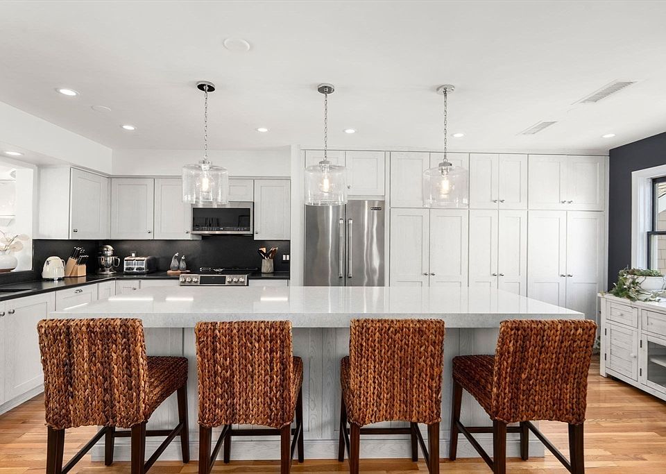 1st image of 21 Harbourside Rd #26