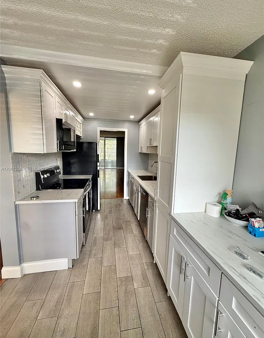 Cypress Chase Condo No 6 — Photo 4