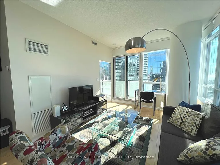 55 Bremner Blvd #3910 — Photo 2